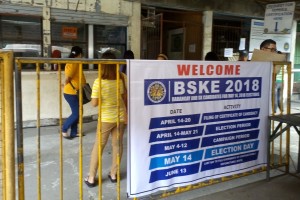 Comelec distributes cash cards of Bacolod poll workers